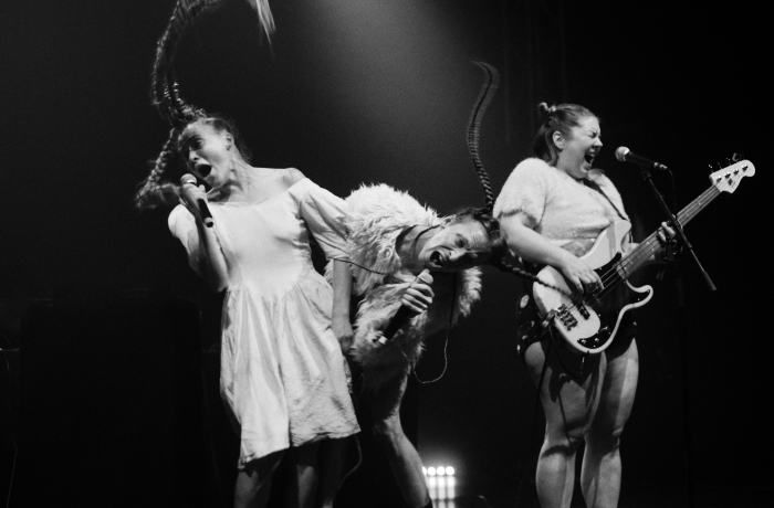 Muovipussi: NOISE JUICE | CircusDanceFestival 2023